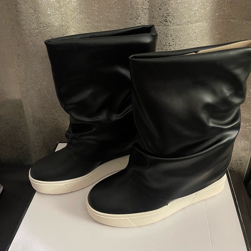 Guess Black Ankle Boots Sleek and Versatile
